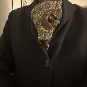 Uniqlonavy blue blazer.